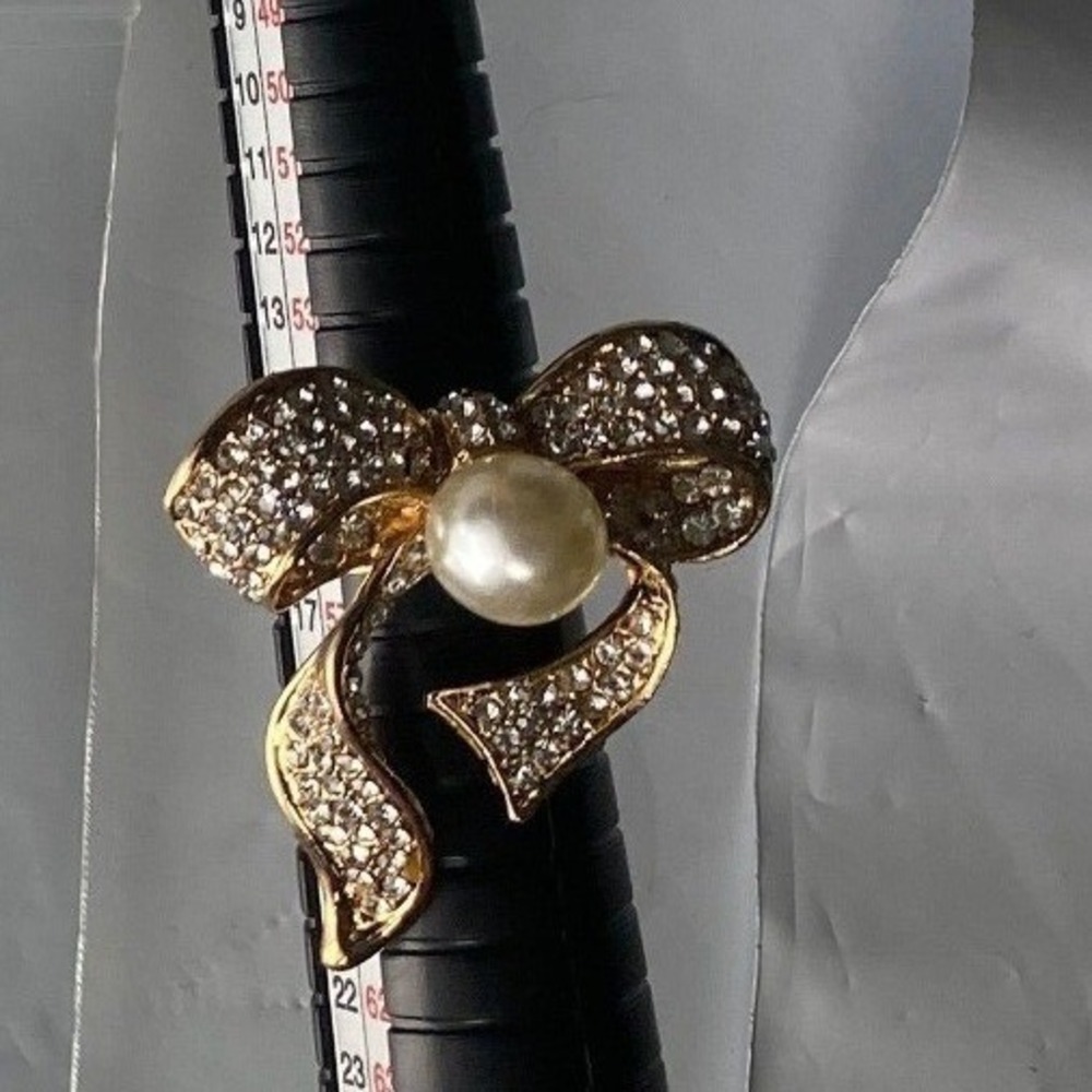 Women's Gold‎ Tone Pearl & Crystal Flower Ring Size 7.75